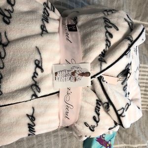 Victoria secrets sweet dreams robe